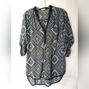Pretty Takara Blouse Blue White Print 3/4 Sleeve V Neck Size Medium Chest 38"
